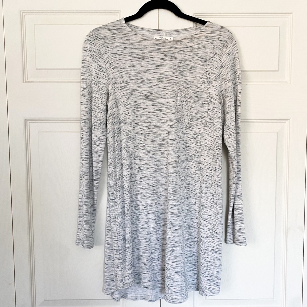 Abercrombie & Fitch gray long sleeve stretchy dress